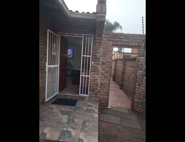 2 BEDROOM TOWNHOUSE FOR SALE IN EDELWEISS